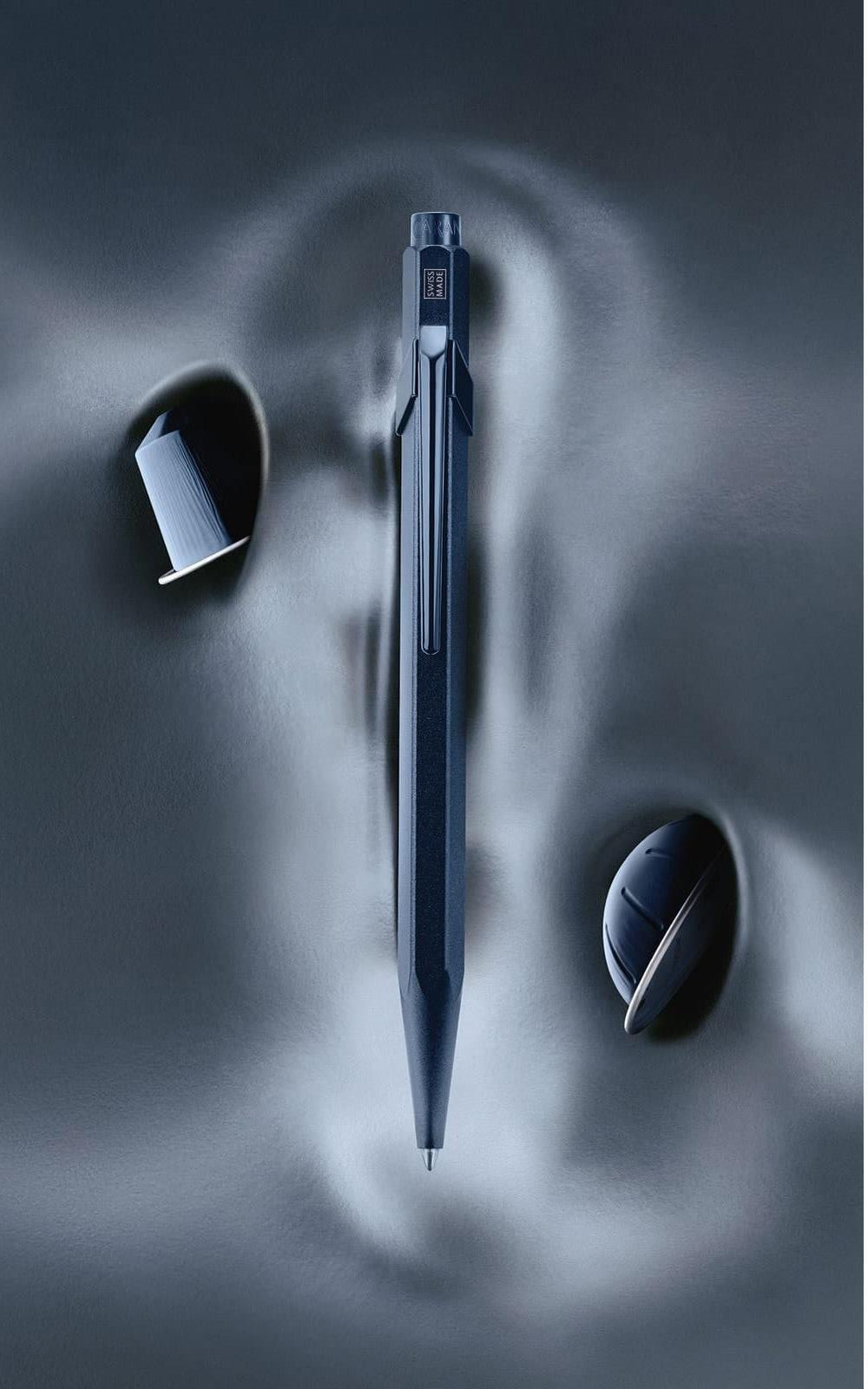 עט כדורי מסדרת נספרסו בשיתוף קראנדש | מהדורה מוגבלת 6 | NESPRESSO | Caran d'Ache