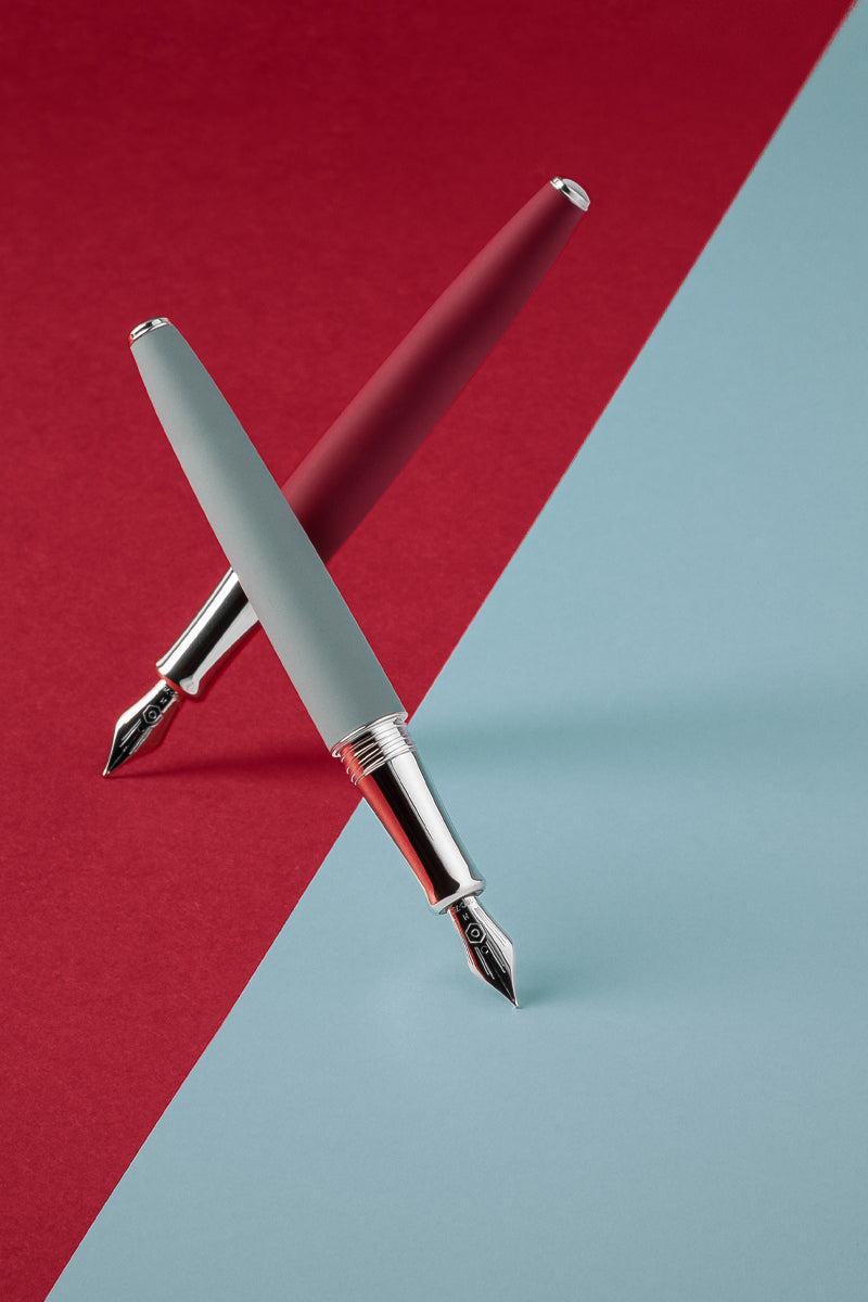 סט יוקרתי עט נובע + קסת דיו | Caran D'Ache Leman Blue Alpine