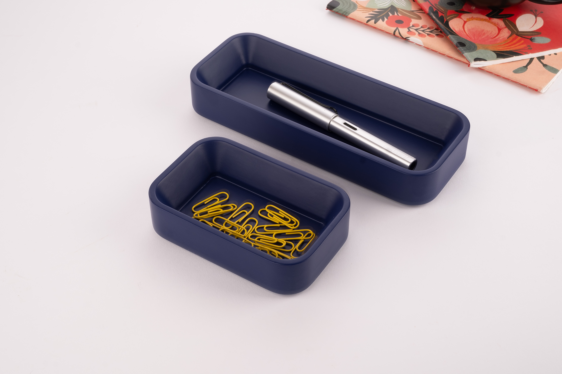 סט מנהלים מעץ בעיצוב מודרני לשולחן מאורגן | כחול