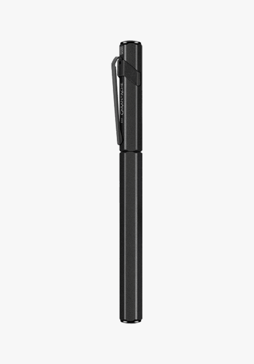 עט נובע יוקרתי שחור | Caran D'Ache 849 BLACK CODE Fountain Pen