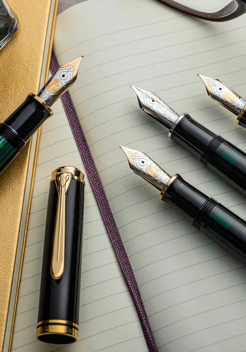 עט נובע יוקרתי ירוק-שחור | Pelikan Souveran M400 Green Black