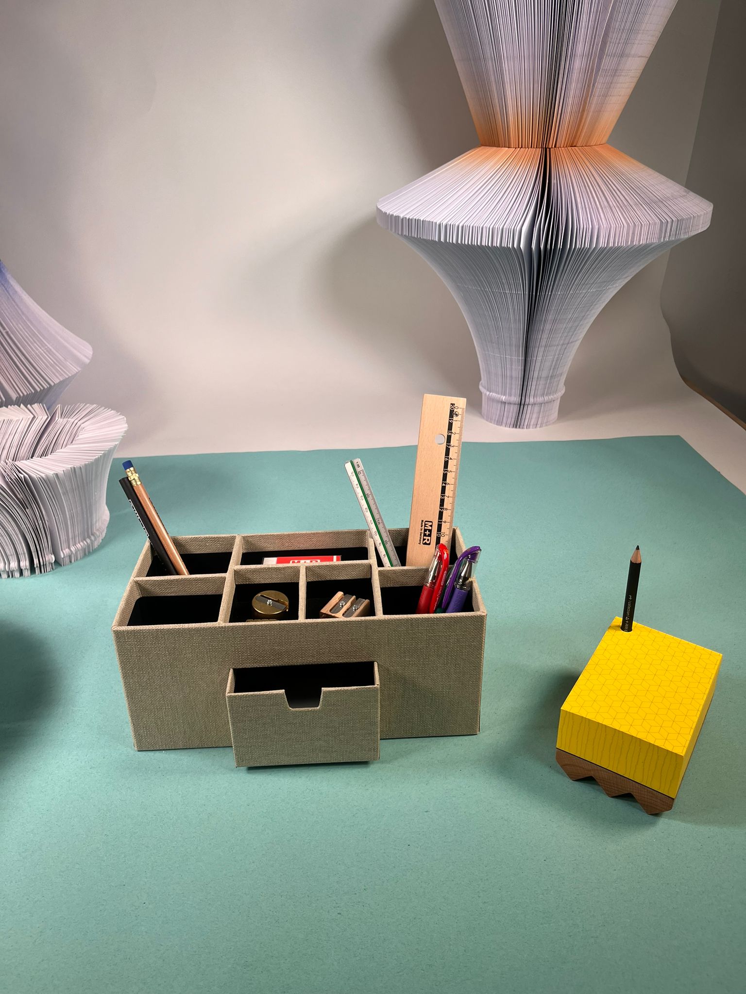 אורגנייזר שולחני מקרטון- דגם ונדלה