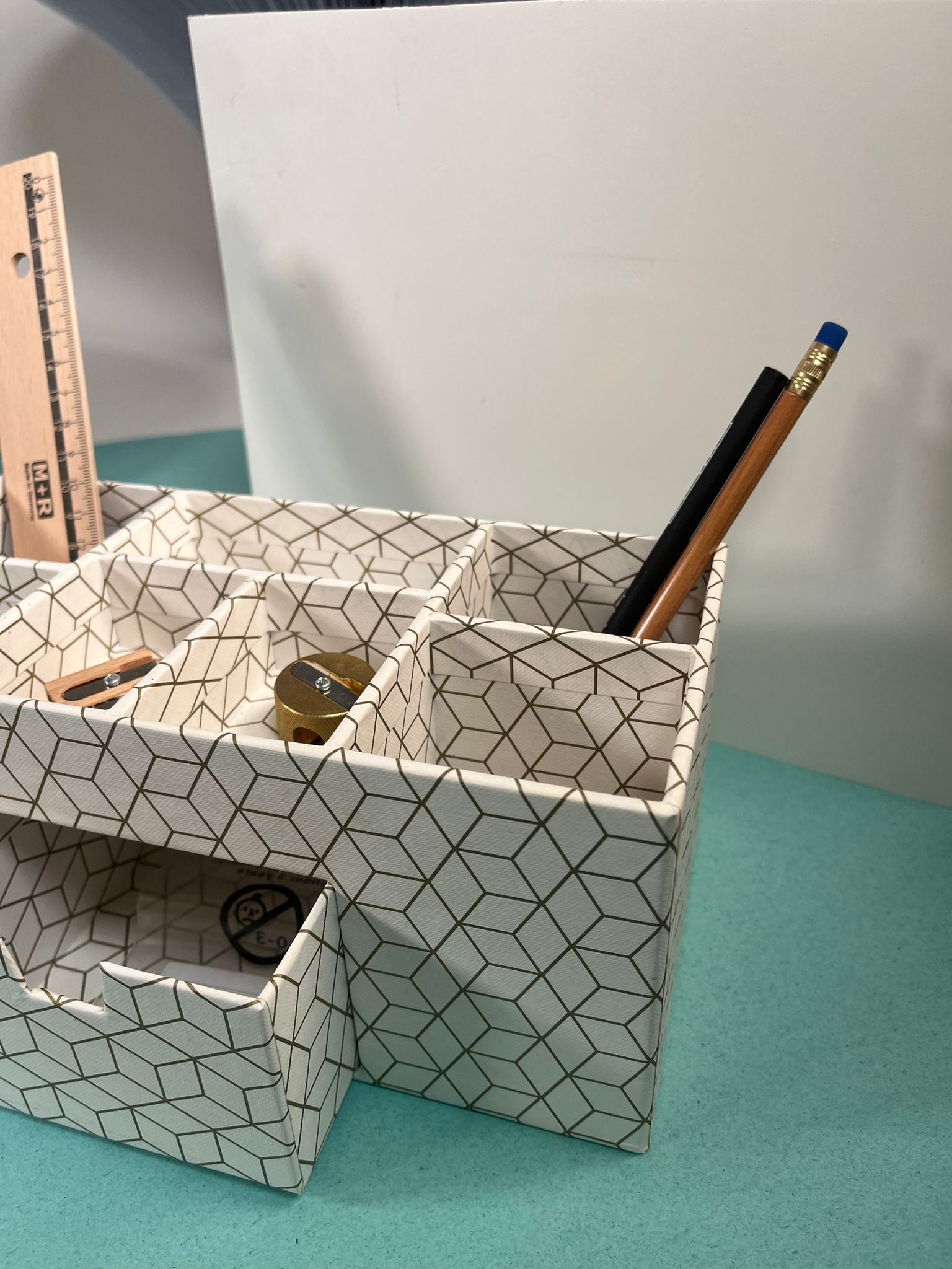 אורגנייזר שולחני מקרטון- דגם ונדלה