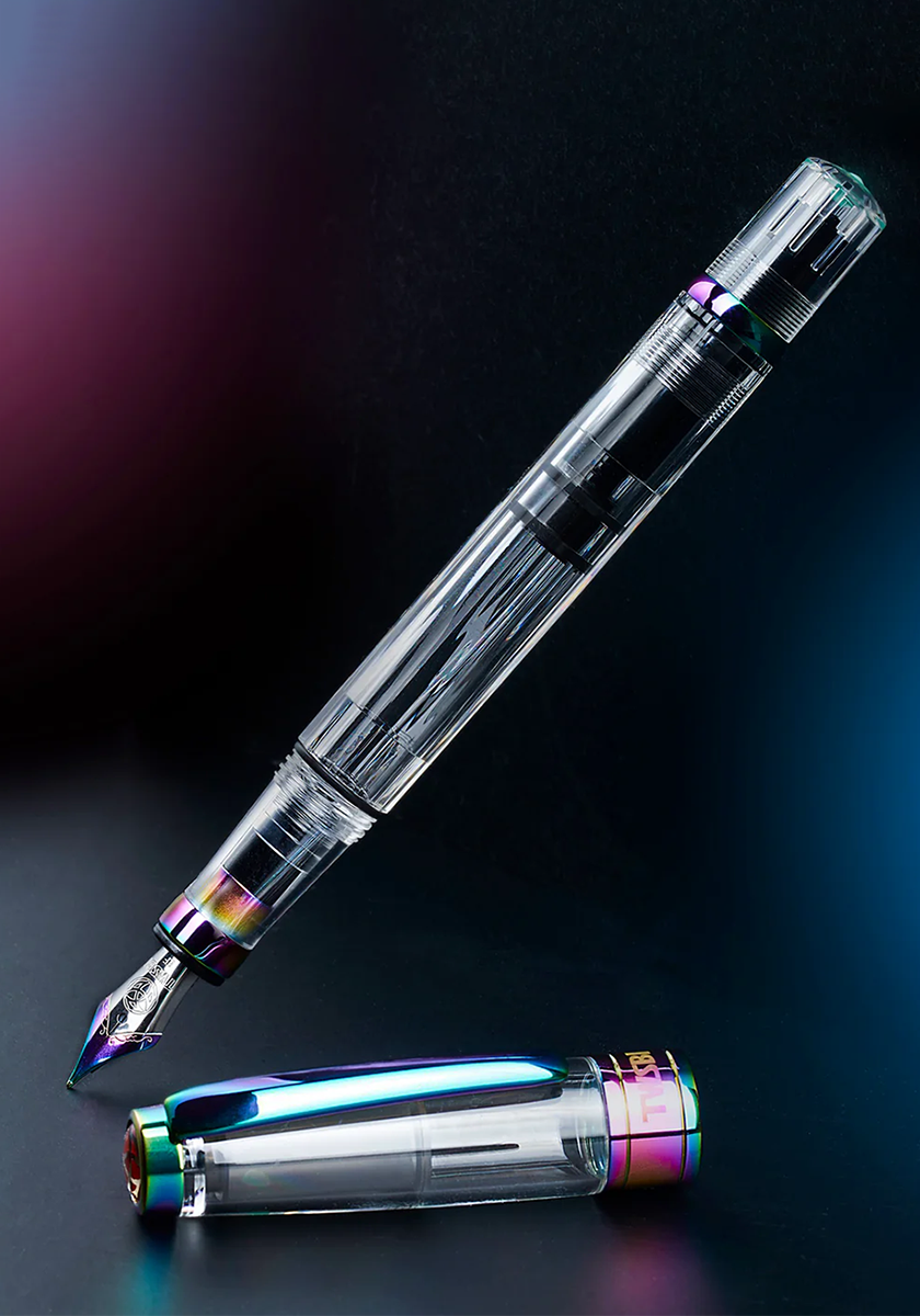 עט נובע בגימור זוהר מחליף גוונים | TWSBI Diamond 580 IRIS