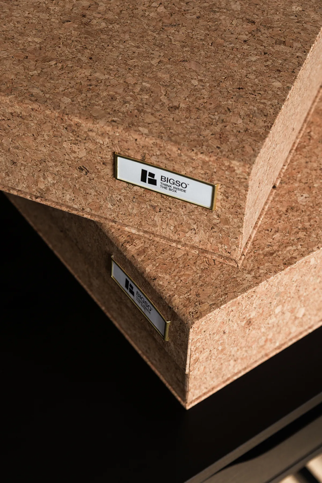 סט של זוג קופסאות אחסון דקורטיביות בשני גדלים מקרטון קשיח בגימור שעם | דגם קיאן | סגירה מגנטית