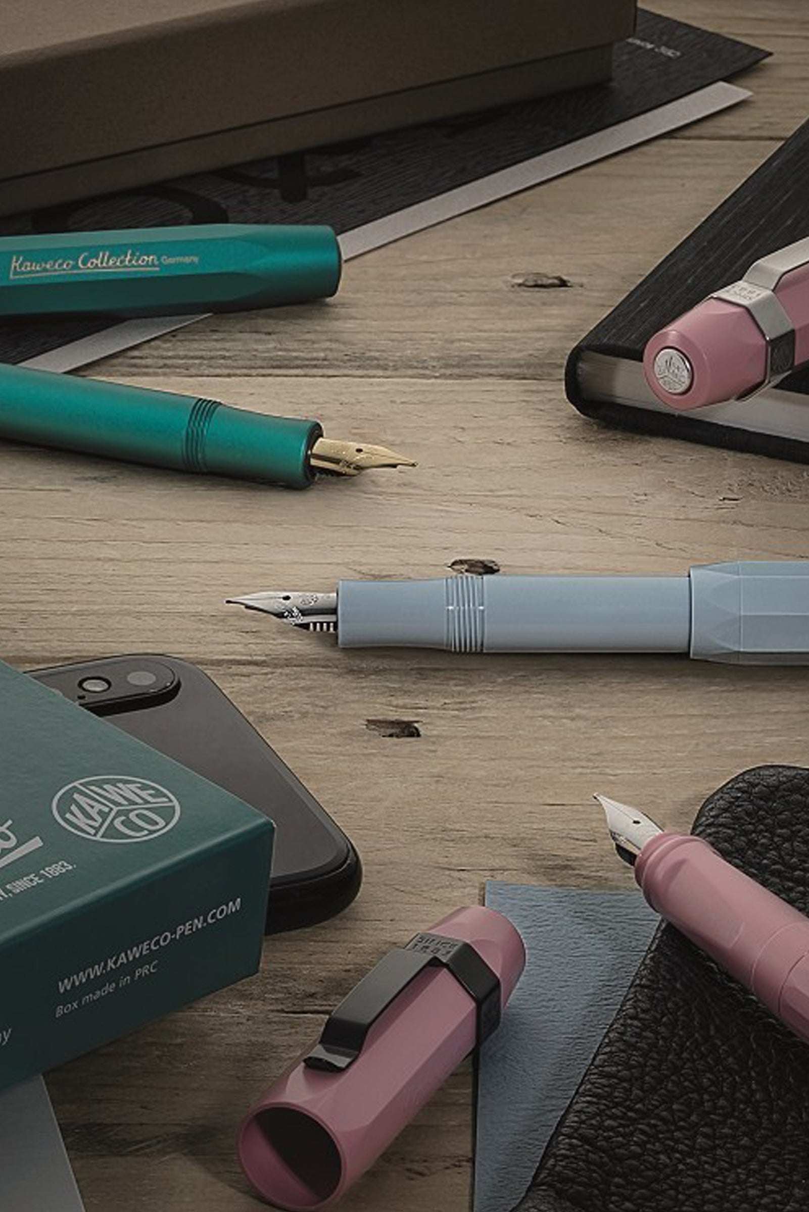 עט נובע קומפקטי| גוף פלסטיק בצבע תכלת-אפור. Kaweco collection