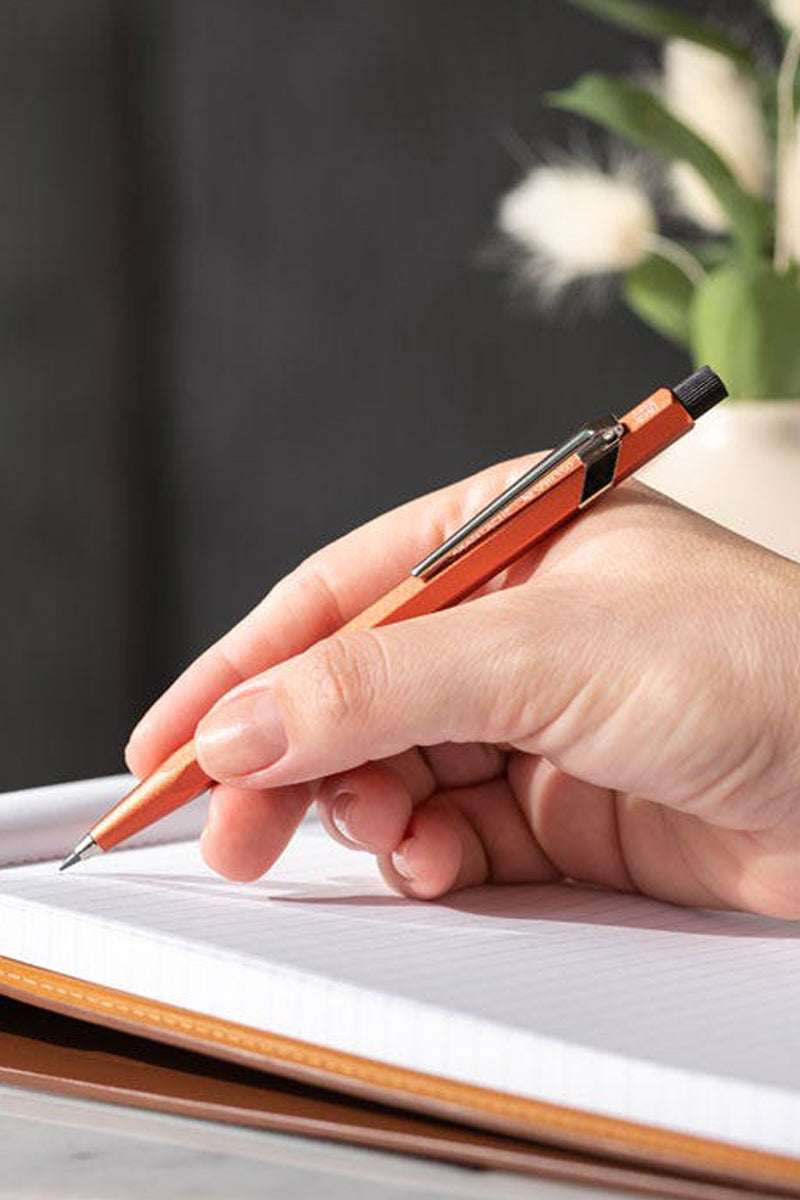 עיפרון ממוחזר מקפסולות | 2 מ"מ של קרנדאש בשיתוף נספרסו - Caran d'Ache