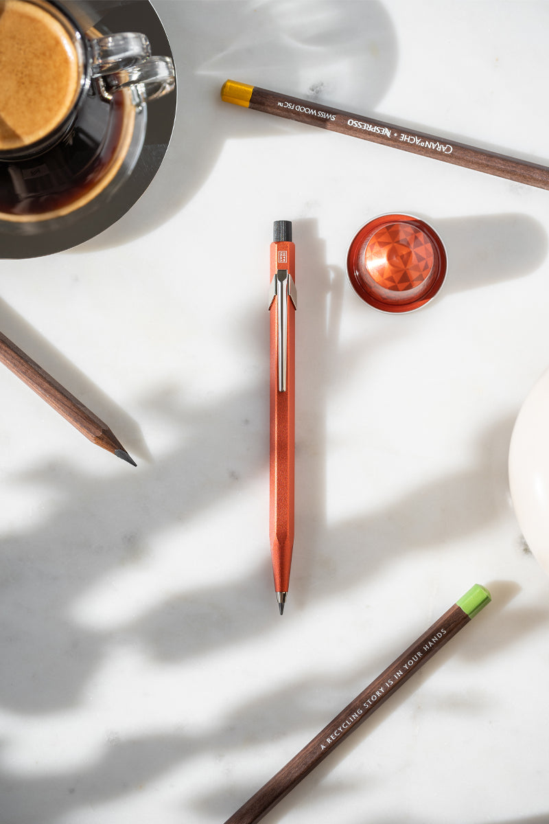 עיפרון ממוחזר מקפסולות | 2 מ"מ של קרנדאש בשיתוף נספרסו - Caran d'Ache