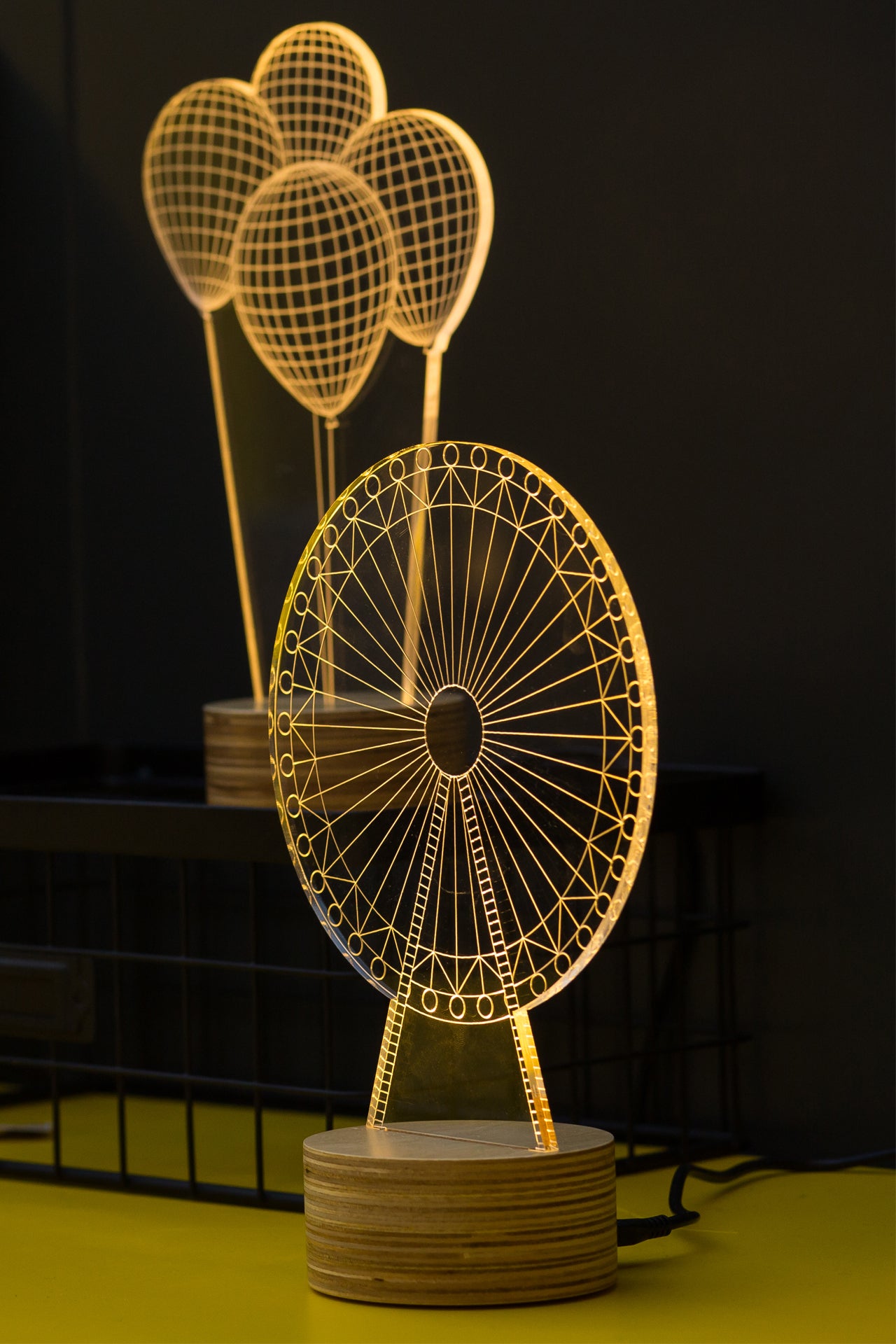 מנורת לד לשולחן | דגם גלגל ענק