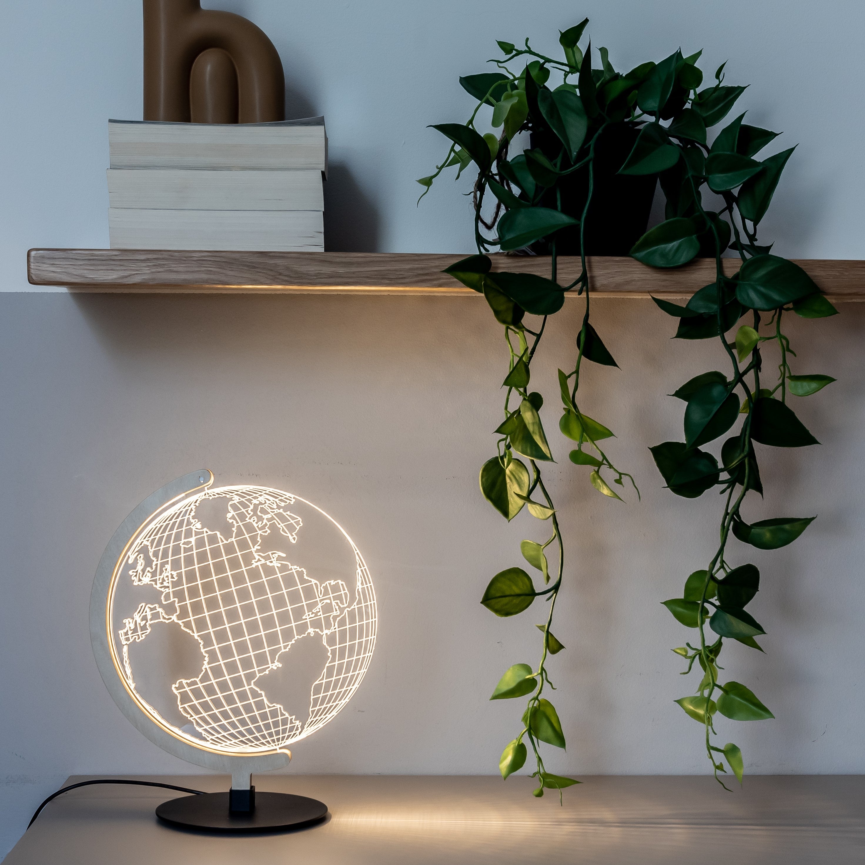 מנורת לד לשולחן עם דימר | דגם גלובוס