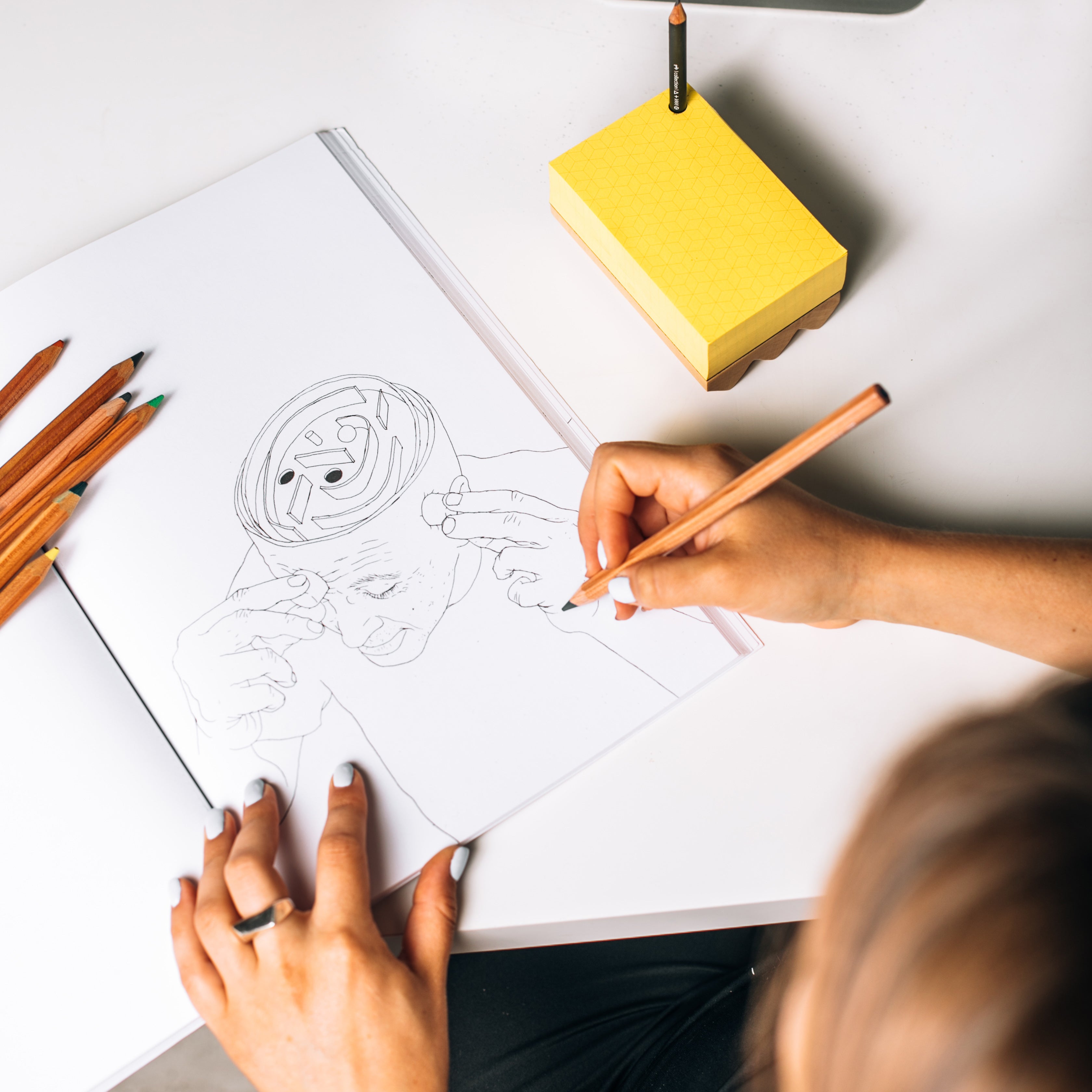 חוברת צביעה - ציורי אמן - יזהר כהן