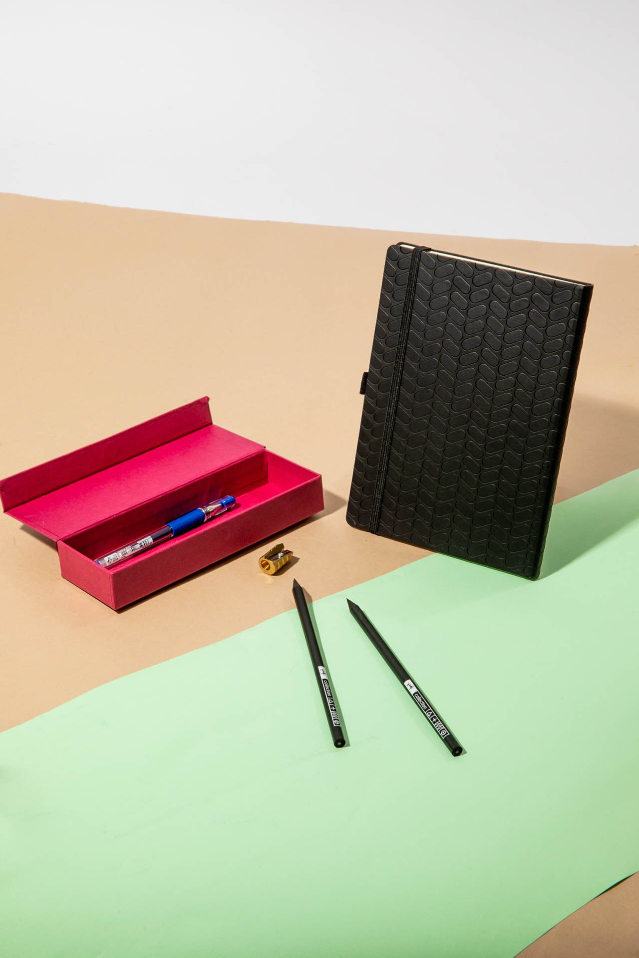 קלמר קרטון קשיח-דגם אסטריד