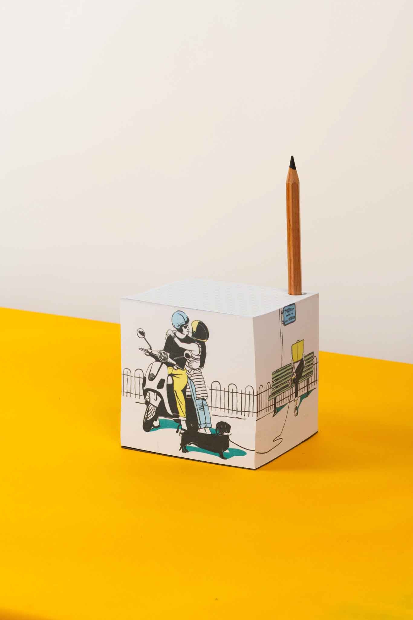 קוביית נייר לבנה מאוירת ע״י סיטיקט סטורי-שדרות רוטשילד צבעוני