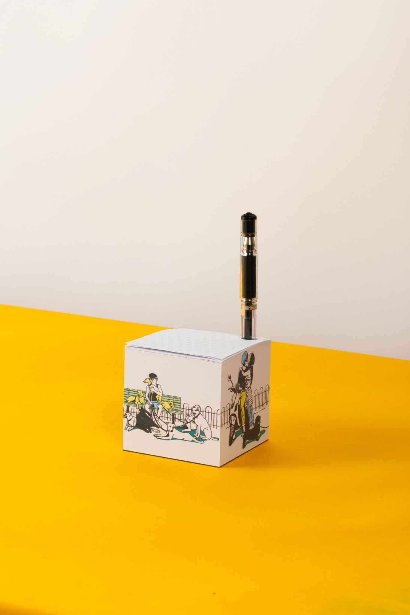 קוביית נייר לבנה מאוירת ע״י סיטיקט סטורי-שדרות רוטשילד צבעוני