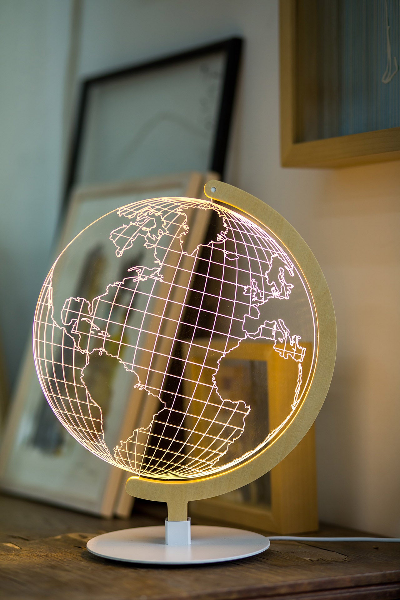 מנורת לד לשולחן עם דימר | דגם גלובוס