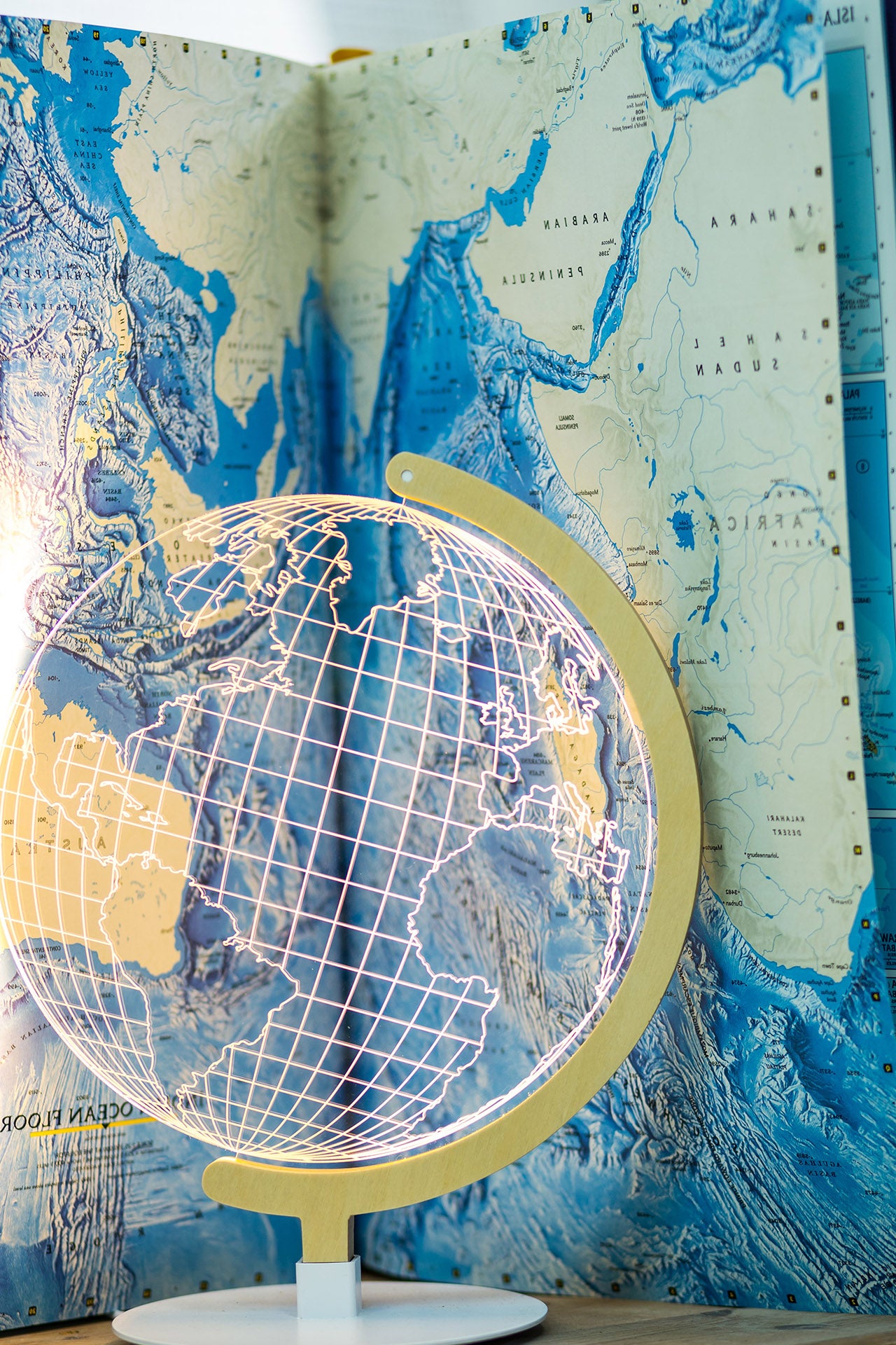 מנורת לד לשולחן עם דימר | דגם גלובוס