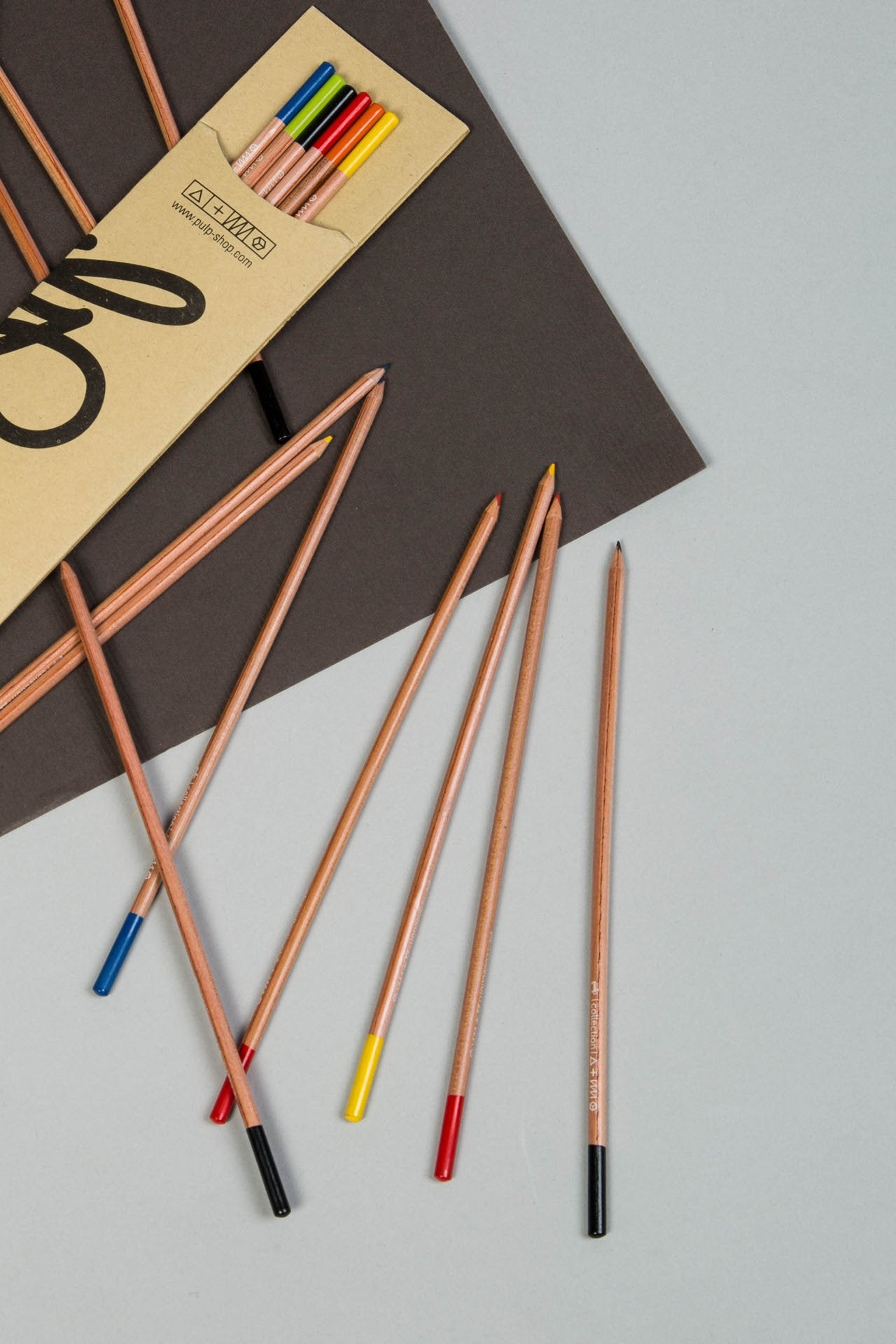 עפרונות צבעוניים דקיקים - מארז שמינייה