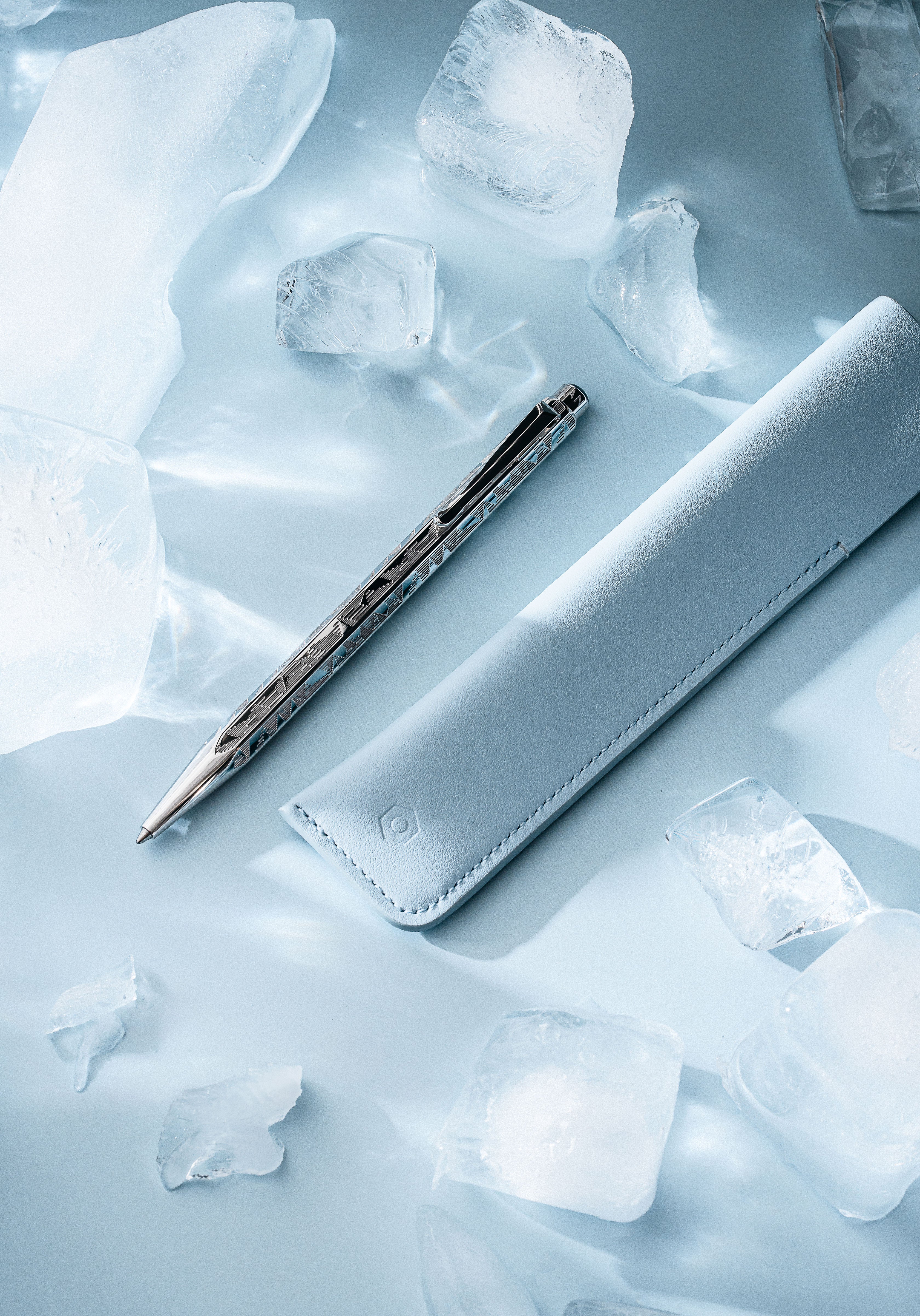 עט כדורי יוקרתי מסדרת אקרידור | ECRIDOR ALPINE FROST | Caran d'Ache