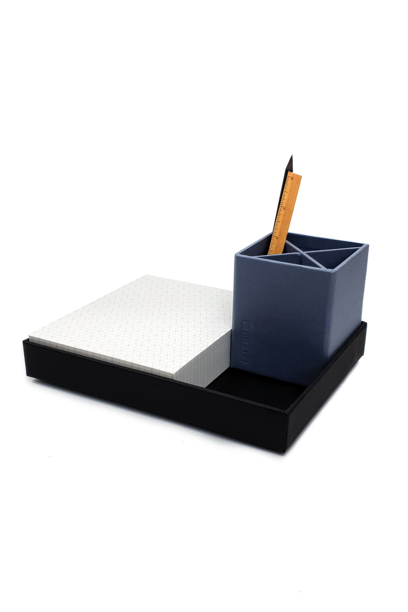 אורגנייזר קרטון לשולחן הכולל מגש בצבע שחור - בלוק נייר ומעמד לעפרונות - דגם לנה